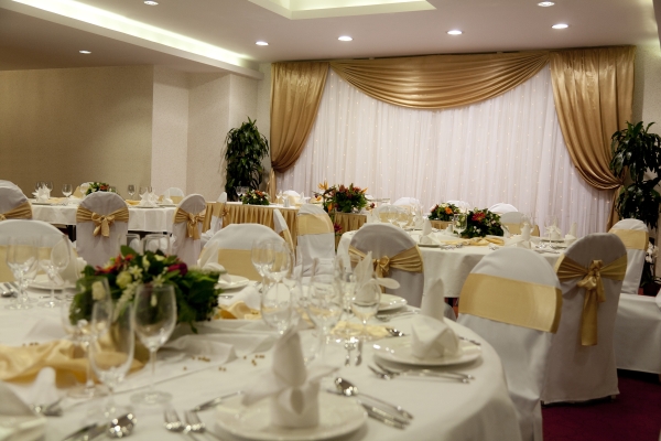 Hotel Divinus (Debrecen)